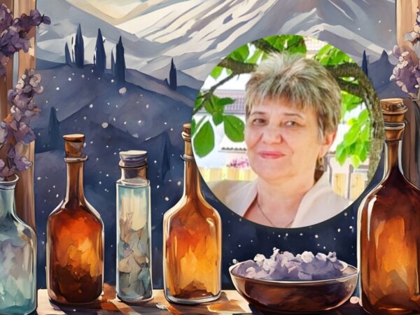 Erika Erhart, zertifizierte Aromatherapeutin, umgeben von ätherischen Ölen und Lavendelblüten auf einem künstlerisch gestalteten Hintergrund mit Bergen und Naturmotiven für den Informationsabend 'So kommst du gut durch den Winter'.