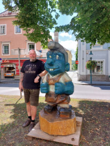Holzskulptur von und mit Karl Bauer